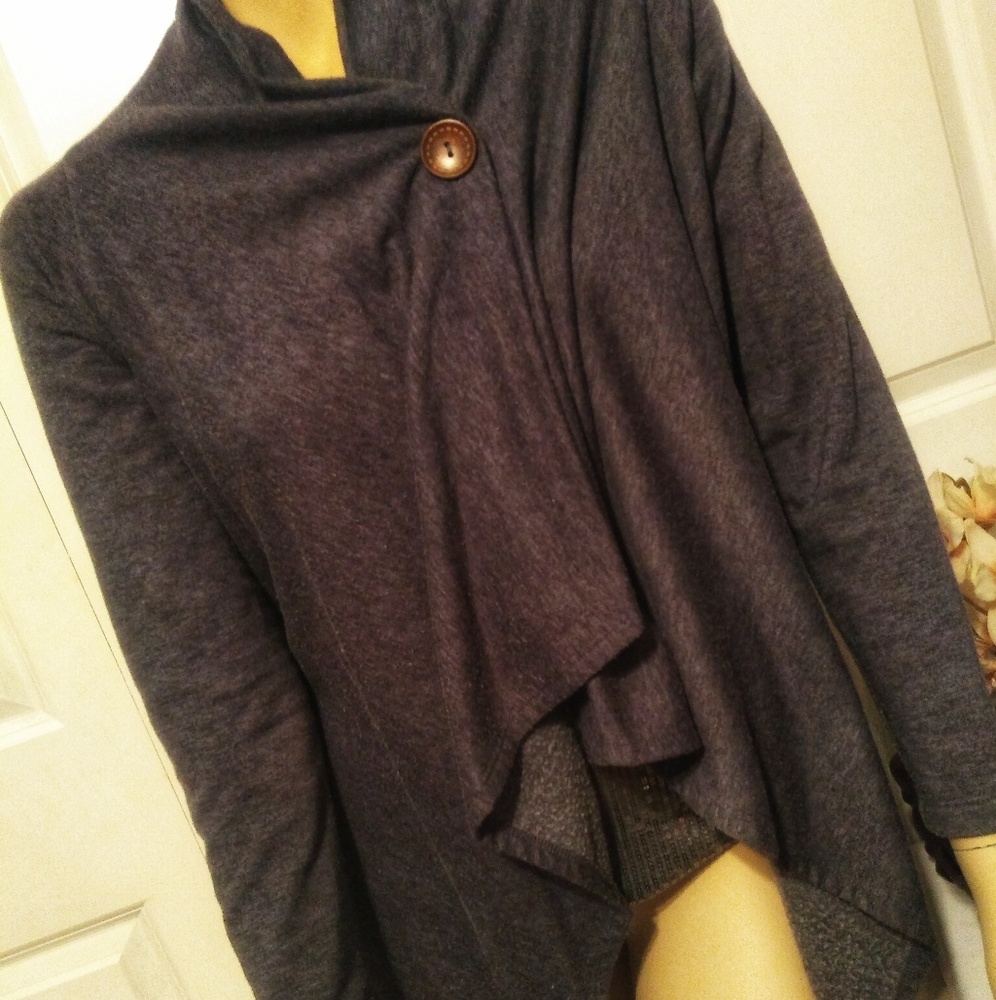 Bobeau grey poncho-like sweater size small